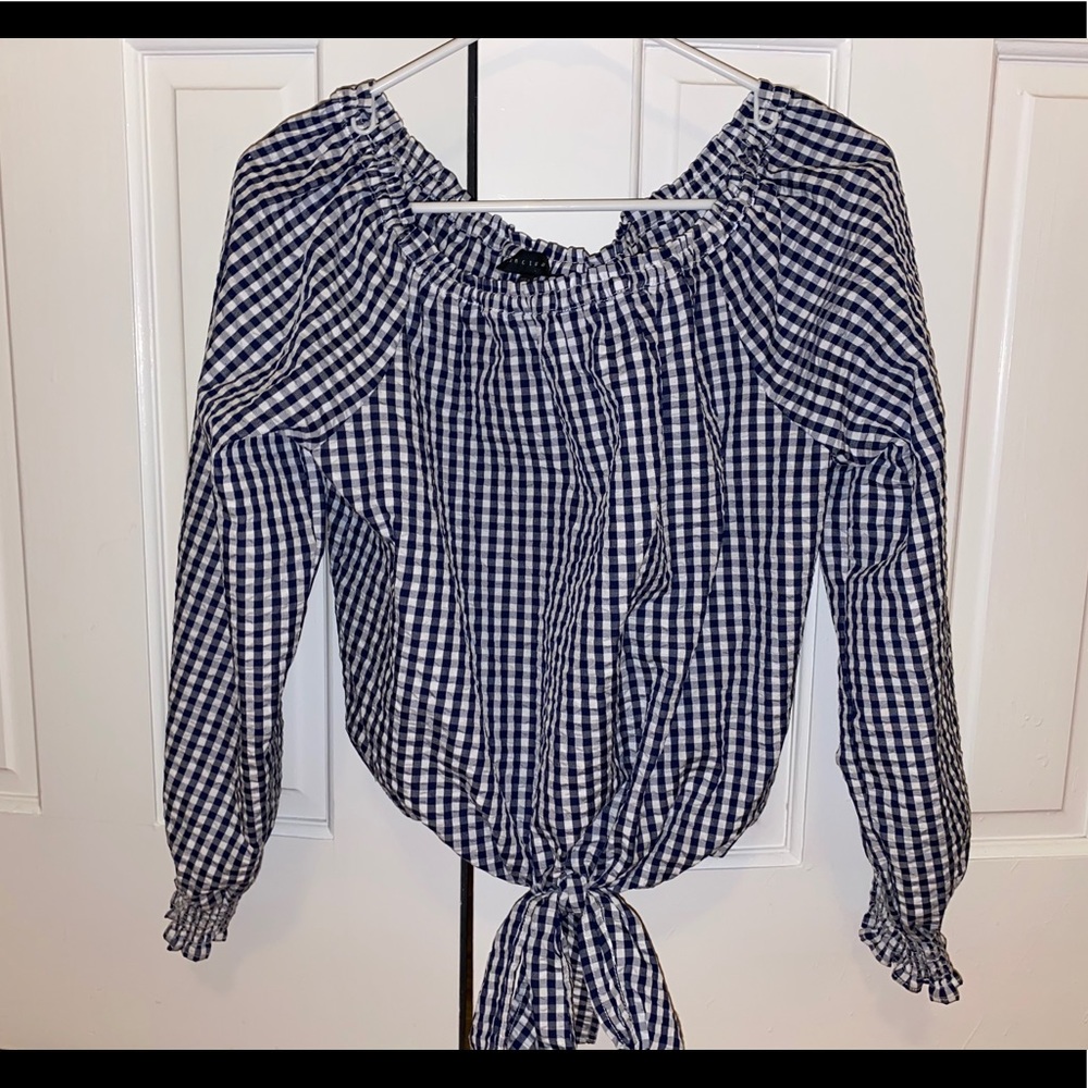 Checkered blouse (navy/white)